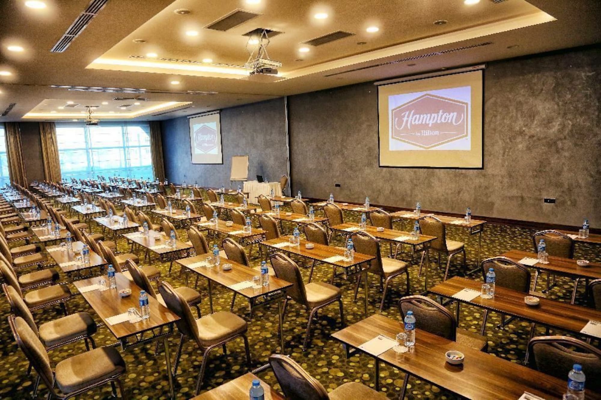Hotel Hampton By Hilton Samsun Esterno foto